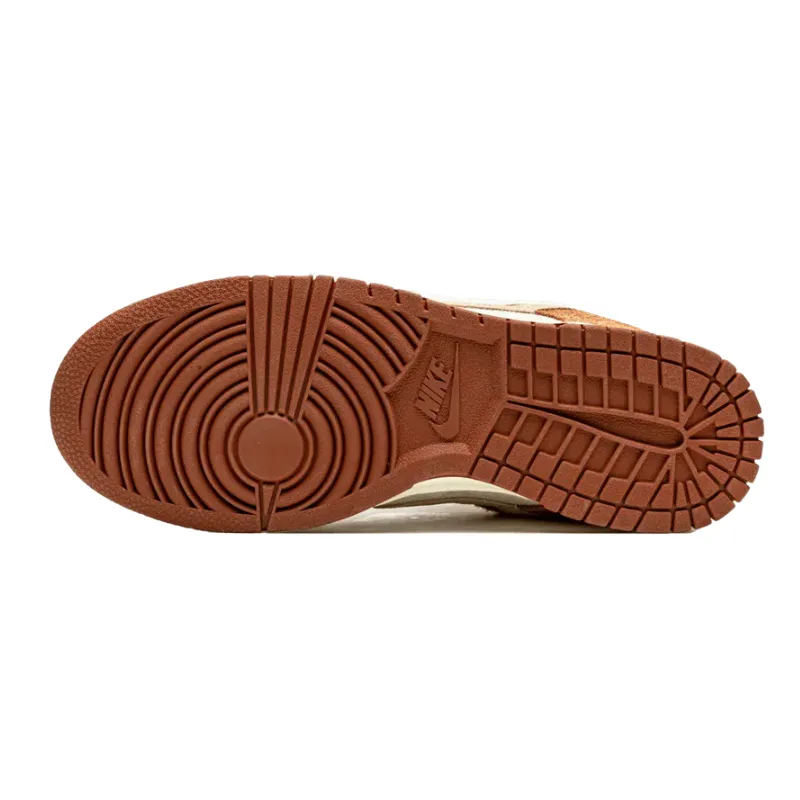 Dunk Low Premium Medium Curry