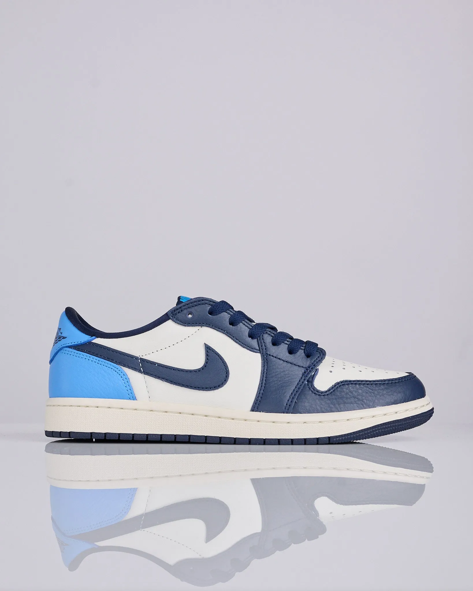 Nike Air Jordan 1 Low OG Obsidian Obsidian University Blue-Sail
