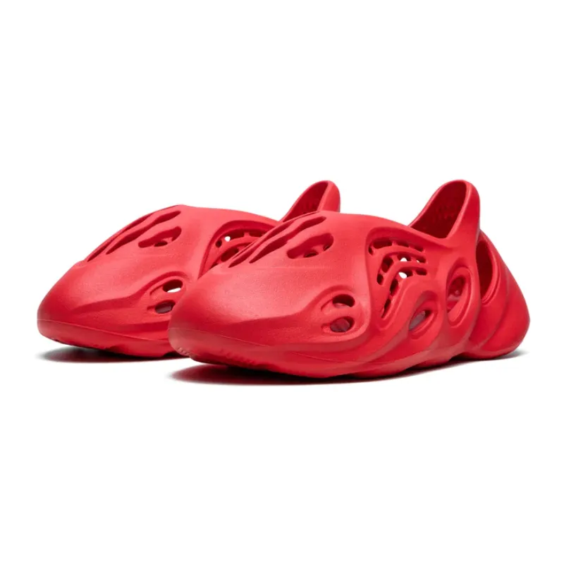 Yeezy Foam RNNR Vermillion